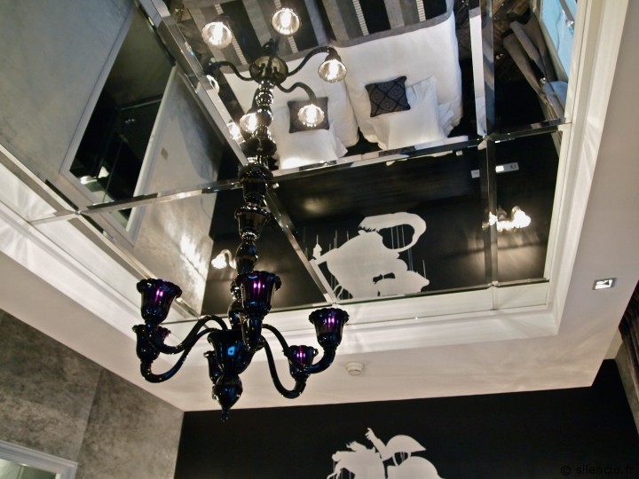 Hotel Mac Mahon Paris chambre executive miroir au plafond