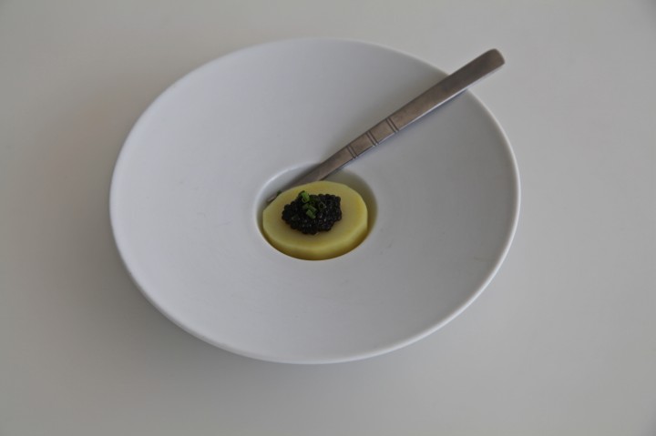 Cube-Electrolux-Milan-Silencio-Hotel-Luxe-amuse-bouche-caviar
