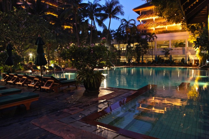 Anantara-Bangkok-Riverside-Hotels-Luxe-Silencio