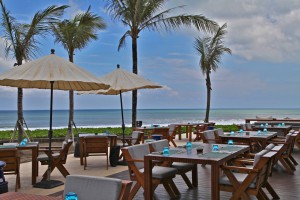W-Retreat-&-Spa-Bali-Silencio-hotels-restaurant-starfish-bloo-terrasse