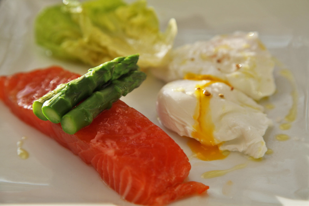 Trianon-Palace-Versailles-Pack-5-Sens-La-Veranda-Restaurant-Saumon