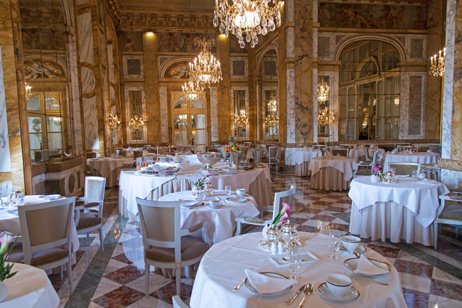 Hotel-de-Crillon-Paris-Pack-fermeture-Silencio-breakfast ambassadeurs